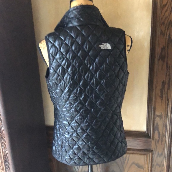 Womens Northface vest - Picture 4 of 6